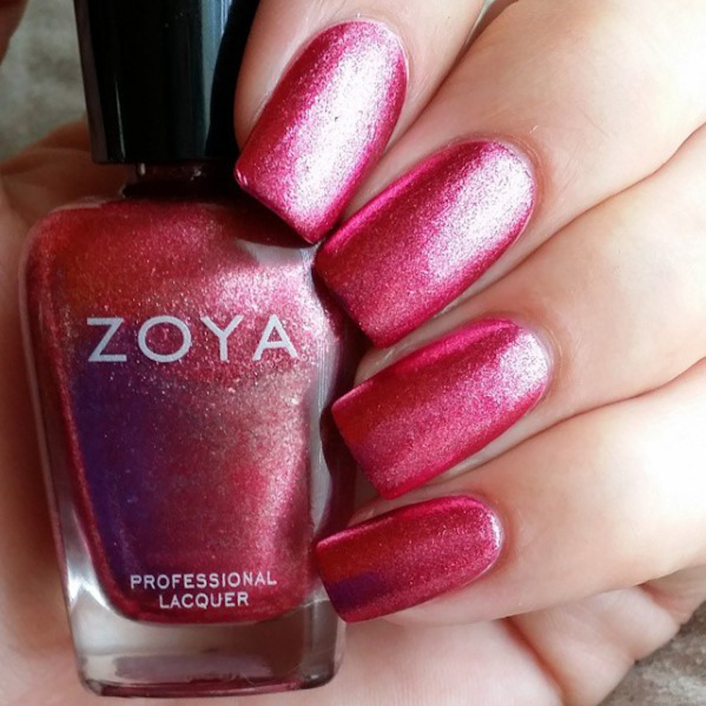 Zoya Aurora | Through The Looking Glass